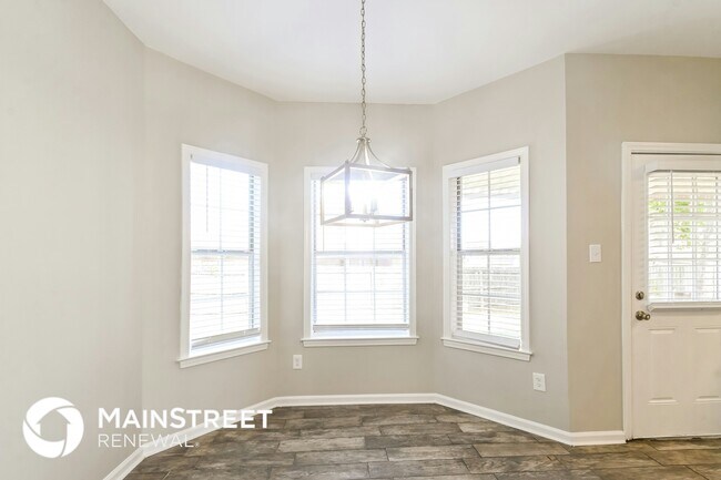Foto del edificio - 5535 Liberty Ridge Cove