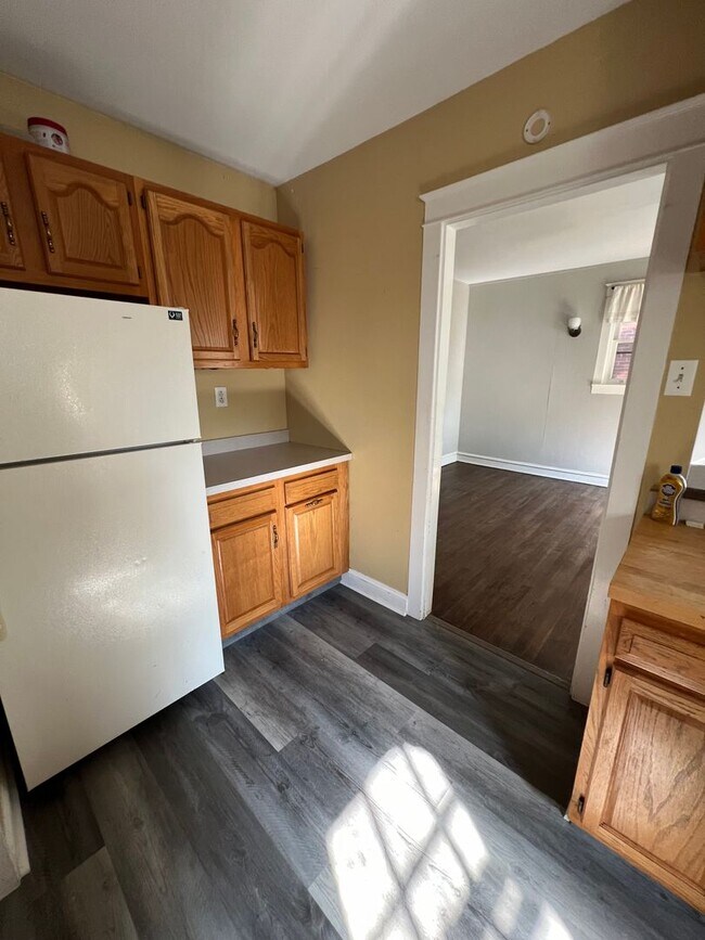 Foto del edificio - Spacious 3 Bedroom, 1 Bathroom with Off St...