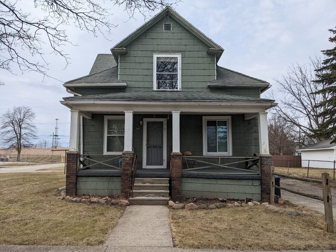 Primary Photo - 1819 S Niagara St