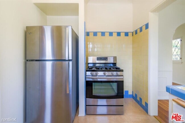 Foto del edificio - 2 br, 1.5 bath Condo - 1607 Stearns Dr # Top