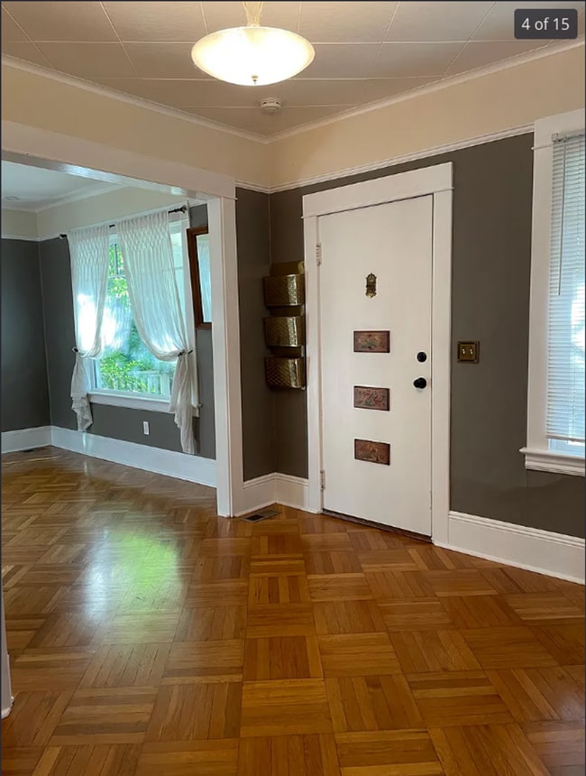 Building Photo - Beautifully Maintained 1909 Home is a Must...
