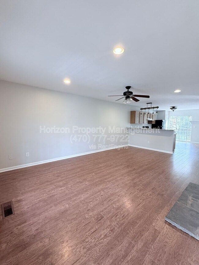 Foto del edificio - 9295 Horseshoe Bend