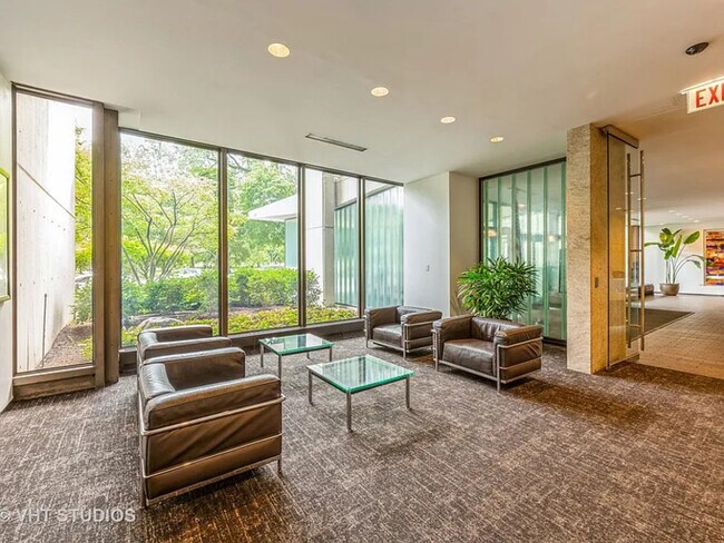 Foto del edificio - 2800 N Lake Shore Dr