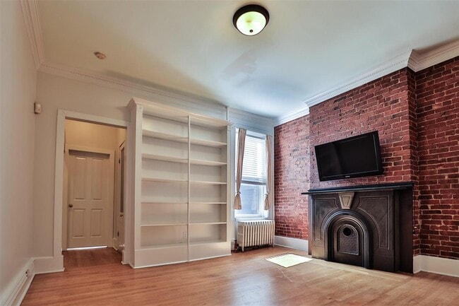 Building Photo - 813 Washington St