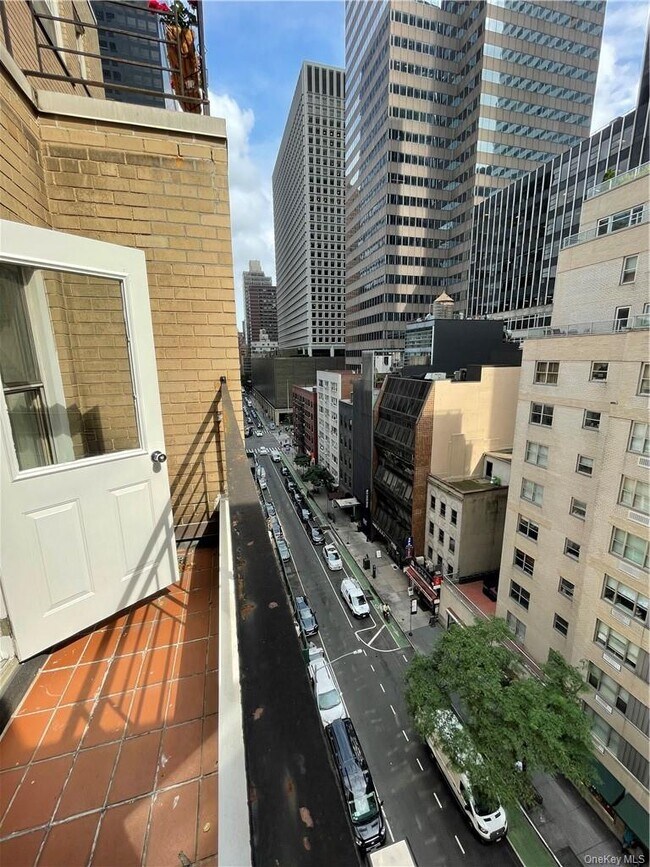 Foto del edificio - 141 E 55th St
