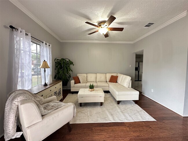 Foto del edificio - 1247 Mountain Lake Dr