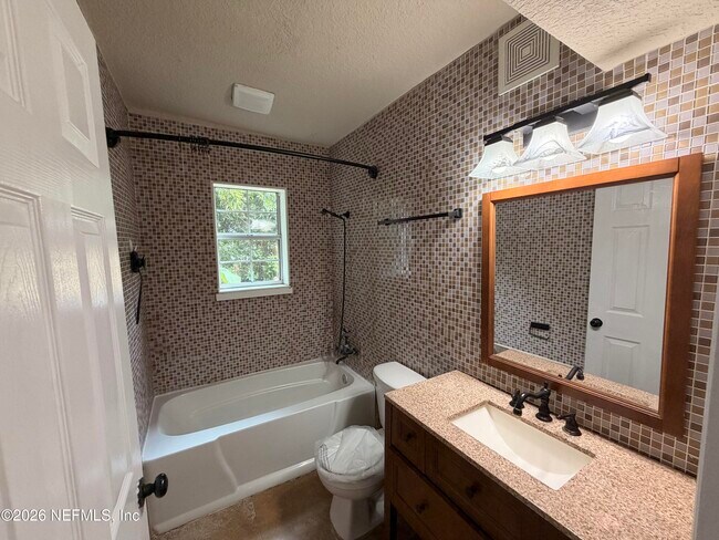 Building Photo - 4815 Headley Terrace