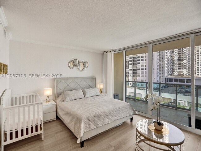 Foto del edificio - 2501 S Ocean Dr