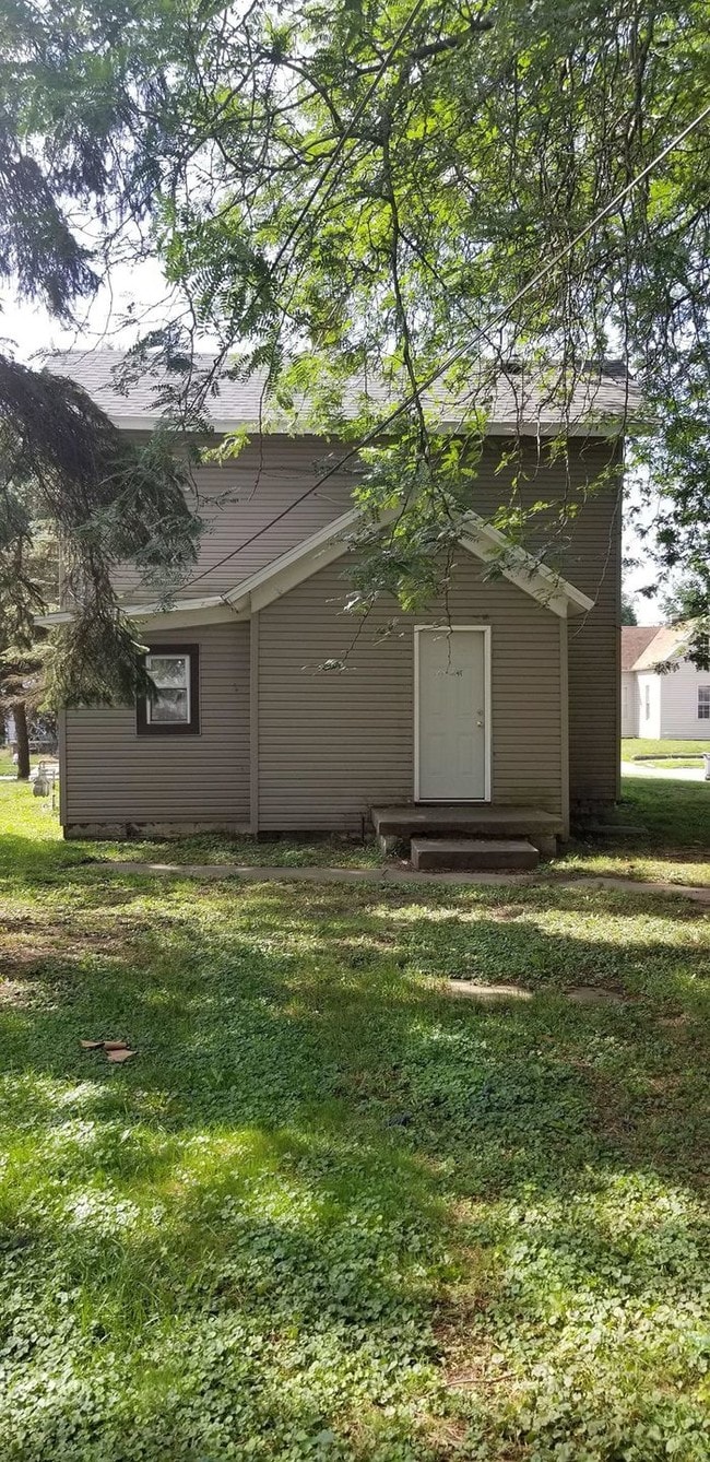Building Photo - *SELF SHOW AVAILABILITY* 714 E Taylor St