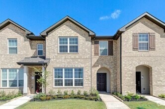 Building Photo - 8006 Scanlan Trce
