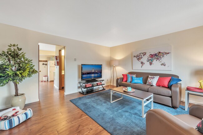 Sala de estar TRIO North Standard - TRIO Townhomes