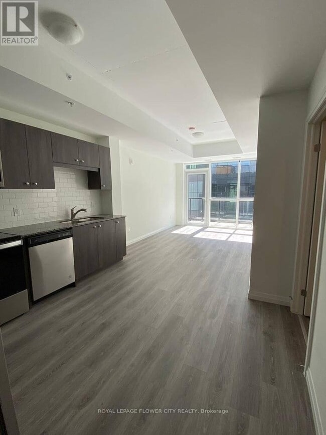 Building Photo - 108 Garment St