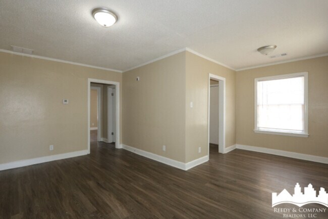 Building Photo - 3149 Jackson Ave