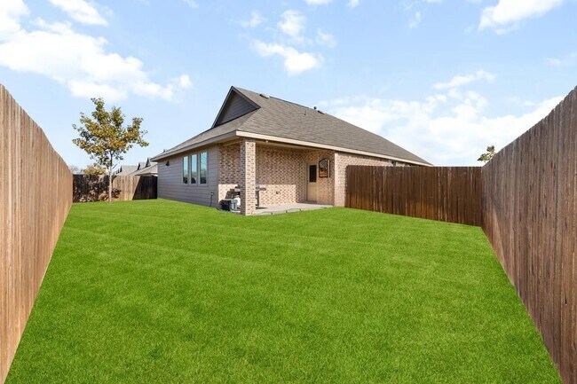 Foto del edificio - 7101 Crepe Myrtle Ave