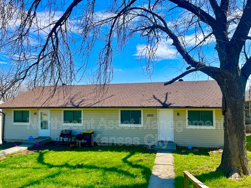 Primary Photo - 5025-5027 N Bellaire Ave