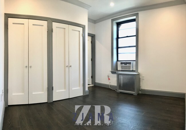 Building Photo - 1419 8th Ave