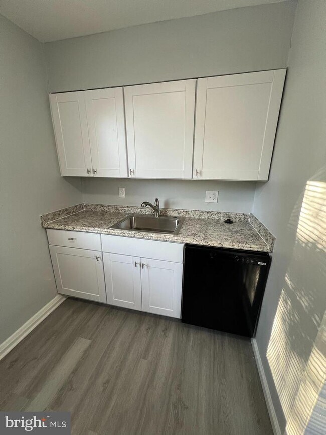 Foto del edificio - 110X Gleneagle Rd