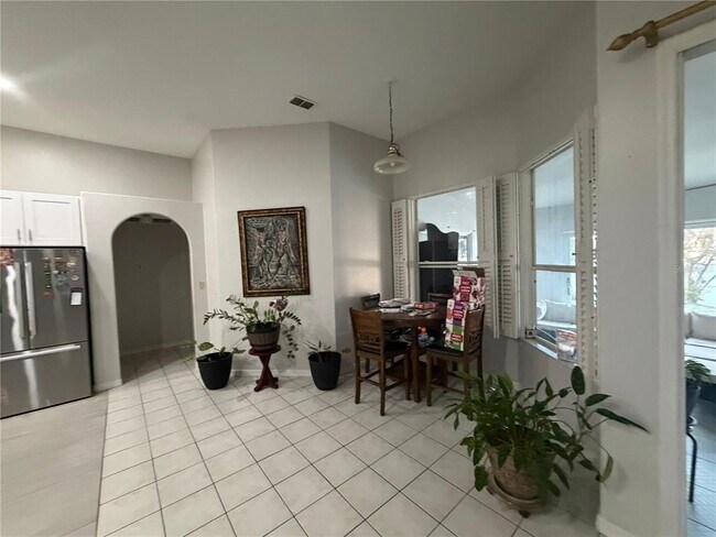Foto del edificio - 2618 Hawthorne Ln