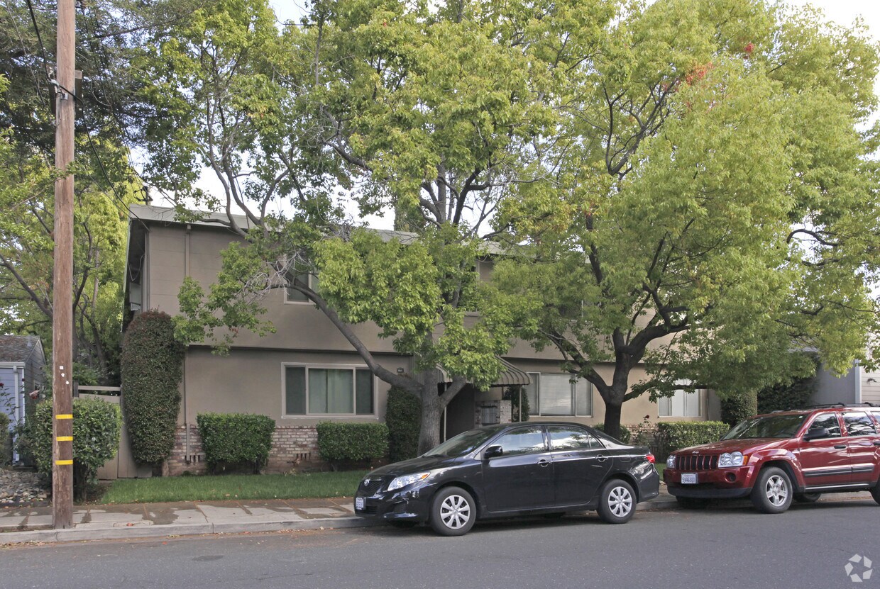 Primary Photo - 660 Roble Ave
