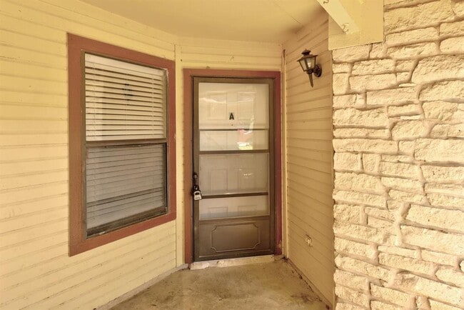 Building Photo - 1802 Rawhide Dr