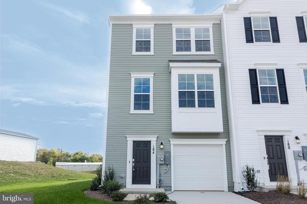 Foto principal - 184 Gray Silver Rd