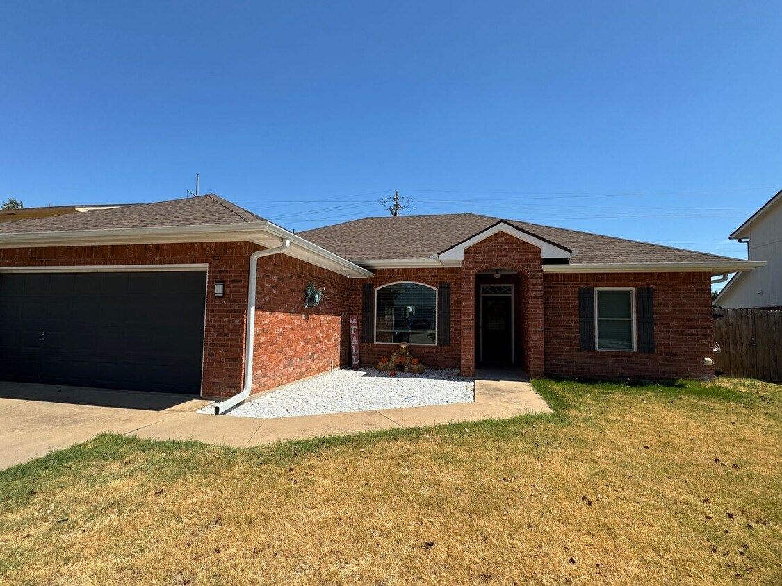 Foto principal - 2105 NW Ashley Ct