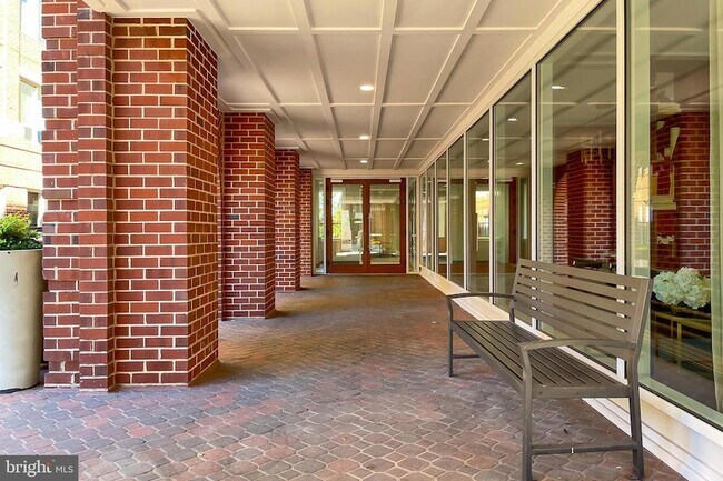 Foto del edificio - 635 Slaters Ln