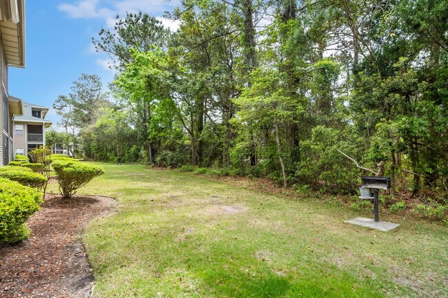 Foto del edificio - 390 Pinehurst Ln