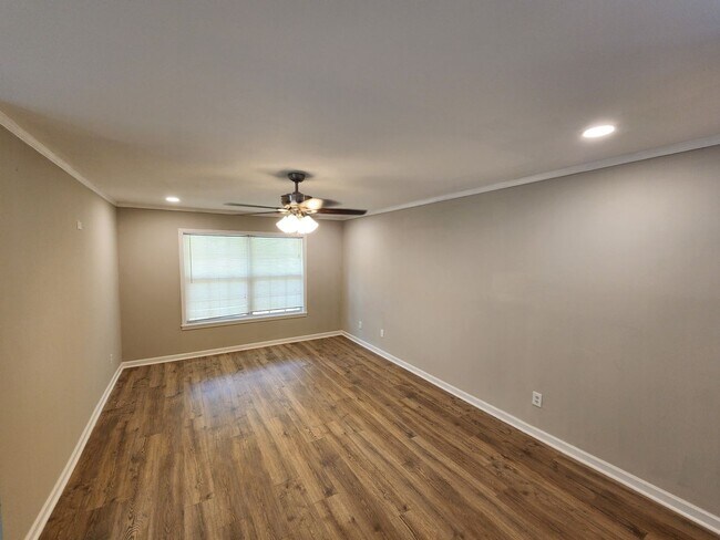 Foto del edificio - 9 Hickory Ct