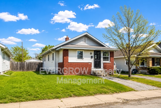 Photo - 1417 N Denny St House