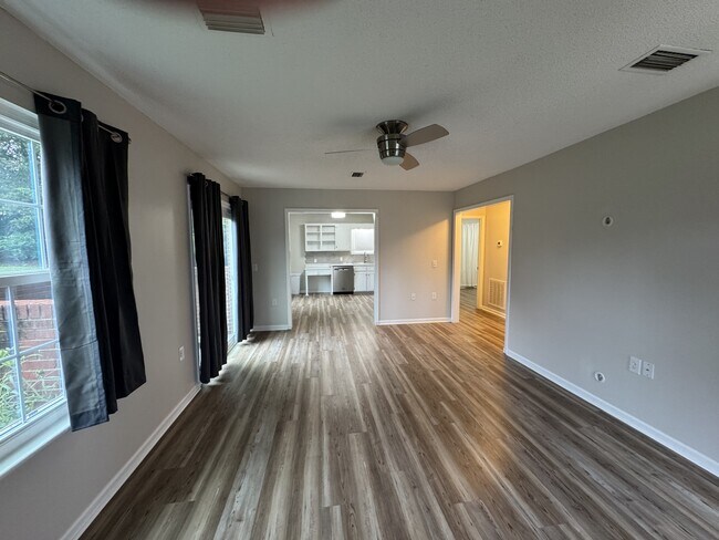Foto del edificio - 102 Brandywine Dr