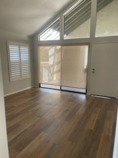 Foto del edificio - 10540 Lakeside Dr N