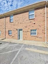 Building Photo - 3045 Colonel Rd