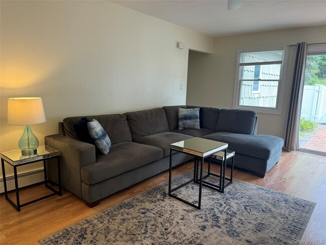 Building Photo - 14 Springmeadow Dr