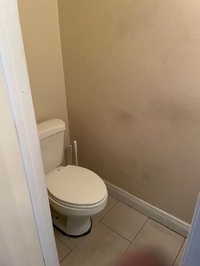 Foto del edificio - 8249 Fairway Rd