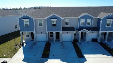 Building Photo - 2426 Skyline Lp