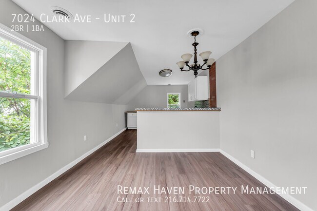 Foto del edificio - 7024 Clark Ave