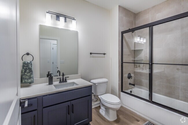 2 habitaciones, 2 baños - 1180 pies cuadrados - Segundo baño - The Flats at Delta Landing