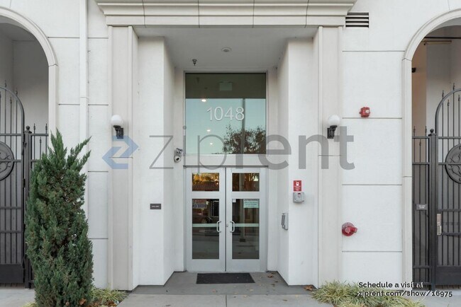 Foto del edificio - 1048 Monroe St