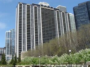 Building Photo - 400 E Randolph St