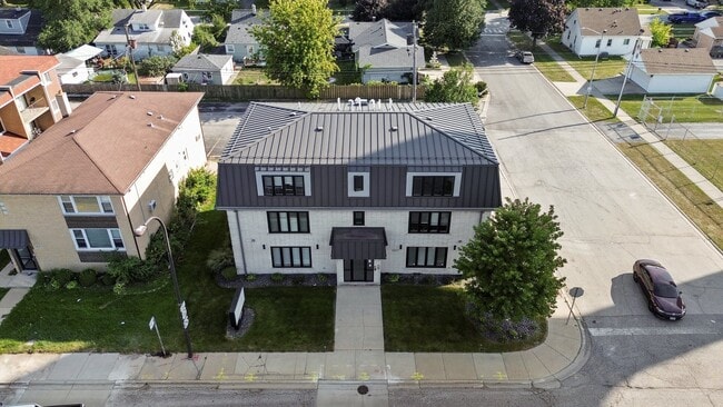 Building Photo - 6837 W 95th St