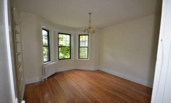 Building Photo - 52 Queensberry St