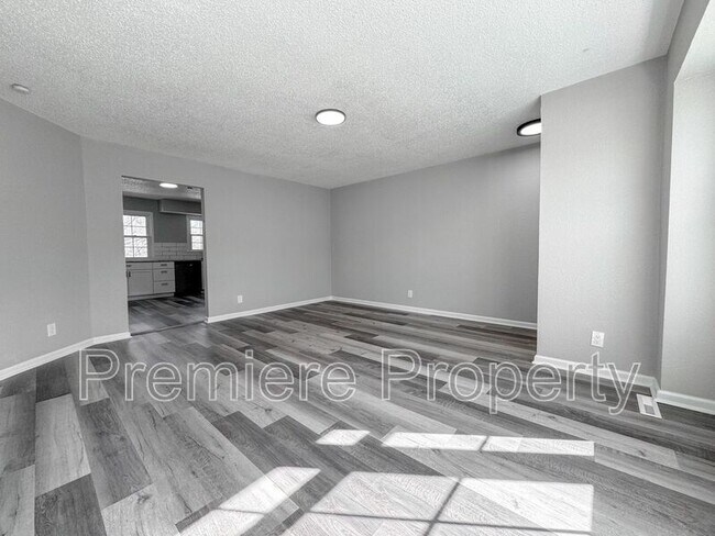 Foto del edificio - 3910 E 123 Terrace