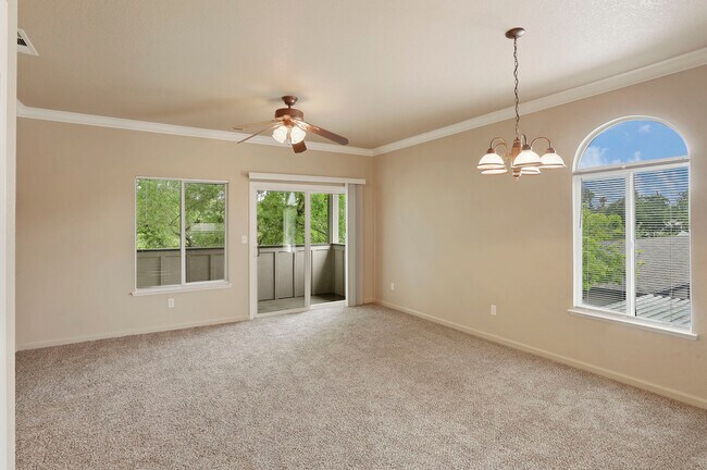 Foto del edificio - Davis Oaks