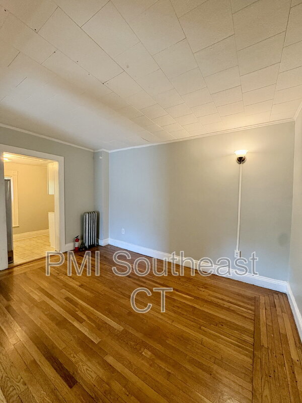 Building Photo - 79 Garfield Ave