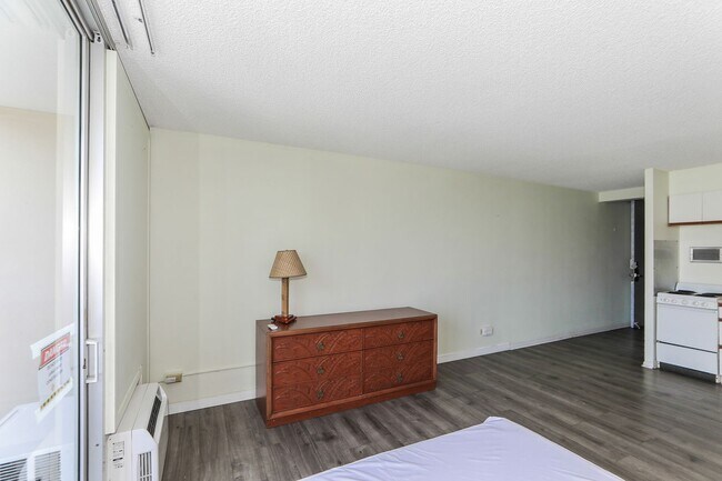 Building Photo - Marine Surf - Studio 1b 1parking! in Waikiki