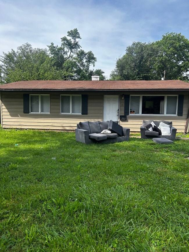 Building Photo - 13 Drexel Dr