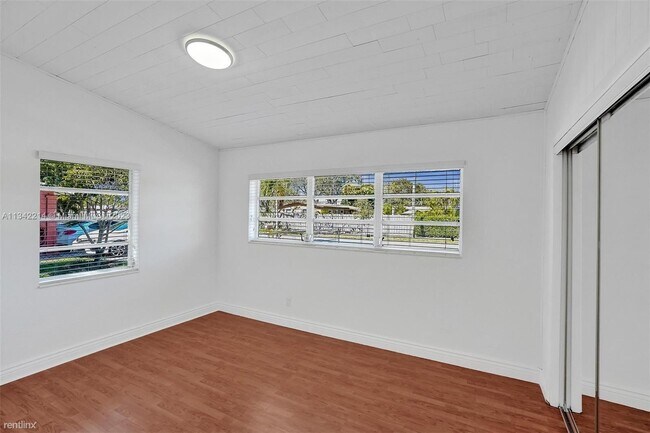 Building Photo - 4 br, 2 bath House - 912 SW 22nd Ave # 5