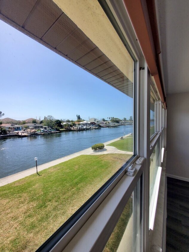 Primary Photo - Waterfront 1 bedroom 1.5 bath 2nd story co...