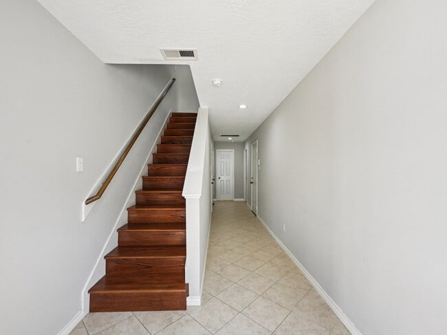 Building Photo - 1405 Bailey St